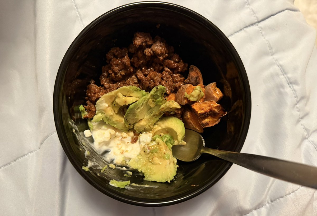 pryvtluvr's tweet photo. yummy yummy lunch 334 cals 28g protein 5g fiber😚 https://t.co/JCMYclNo6m