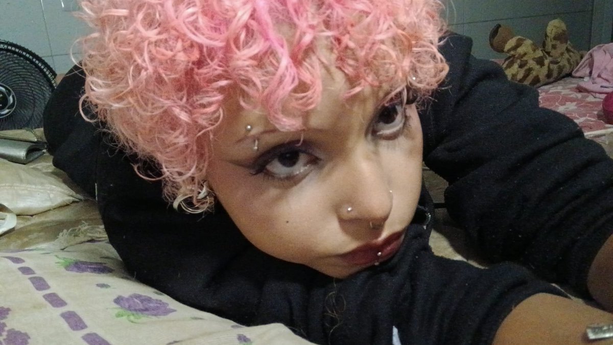 cogumilho's tweet photo. sobre eu

★ idade - 21
★ gênero - nenhum e todos
★ mbti - isfj
★ aniversário - 12/02
★ altura - 1,66
★ sexualidade - bi
★ pets - 3
★ piercings - 17
★ tattoos - 4
★ cor fav - rosa !
★ time - n gosto de fut
★ status - solteiro https://t.co/NEBjOri2xg
