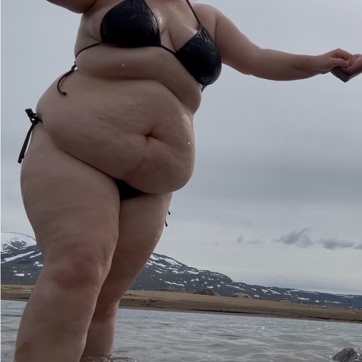 bbcvswhitegirl_'s tweet photo. I like the view but I’m better 😏
#onlyfans #bbw #thickgirl #subscribe #publicshow #nsfw #linkinthebio #amatur
#bodypostive https://t.co/0U3bMBFKVI
