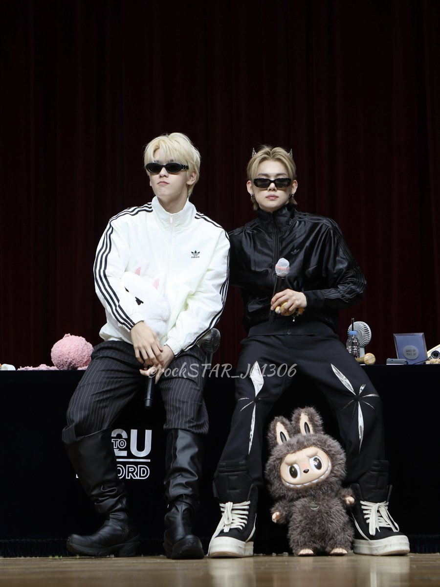 rockSTAR_J_1306's tweet photo. 작년 오늘이야 1년 됐어,, https://t.co/rjzs678KlV