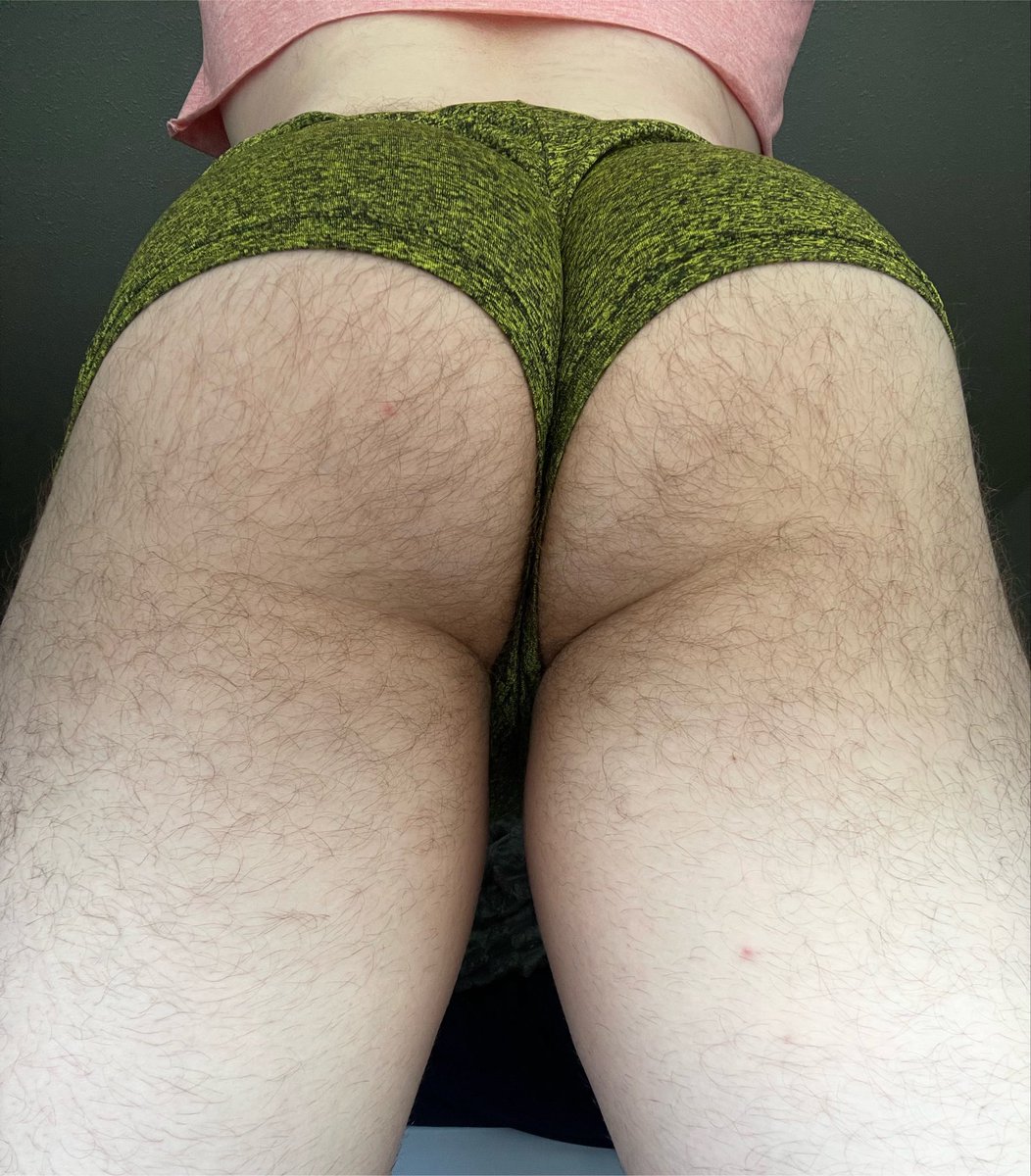 DrMusclecub's tweet photo. Don’t forget to stretch on humpday 💪 https://t.co/zk3EfLjCUg