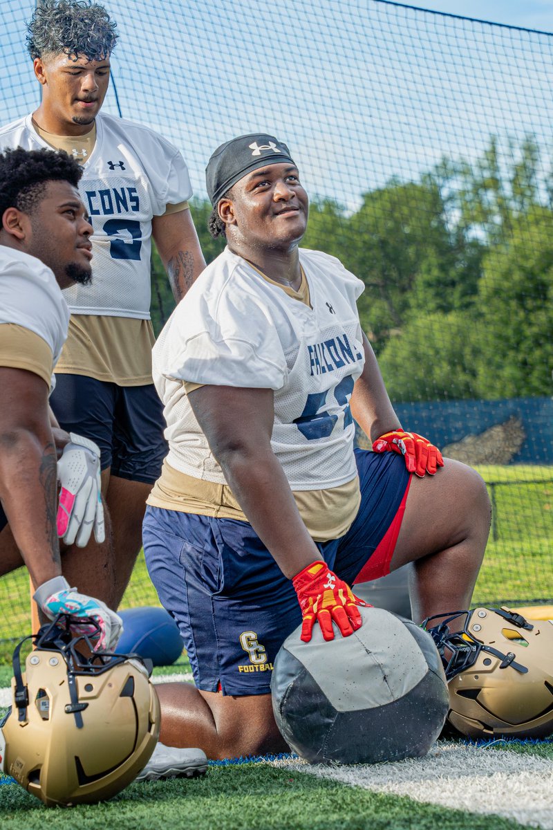 gcfootball's tweet photo. They all want to know…

Yeah.

We got dudes. 😤

#WeAreGC 

@Andy_Villamarzo 
@RivalsHS 
@On3 
@HSFBamerica 
@MaxPreps https://t.co/jG8loGiEZt
