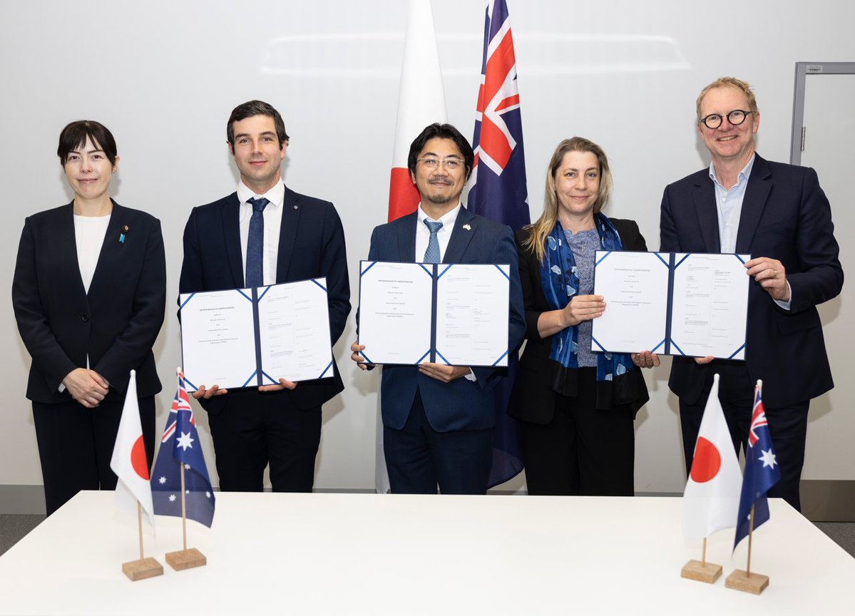 fujitsulabs's tweet photo. Fujitsu x CSIRO (@CSIRO ) x Monash University (@MonashUni ): Accelerating quantum innovation in Australia.
Australian researchers and students will gain access to our advanced quantum computing technology and systems in Japan, following the signing of a strategic Memorandum of Understanding between the three organisations.
This collaboration aims to turn quantum research into future jobs, strengthen Australia’s sovereign capability, and help solve some of the world's most complex challenges.
It also supports the newly inked Memorandum of Cooperation between Australia and Japan on quantum science, technology and innovation, reflecting the growing strategic importance of quantum technologies to both countries.

This initiative will focus on:
・Developing real-world quantum applications in areas like healthcare, decarbonization, and cyber security.
・Building Australia's future quantum workforce through hands-on research and industry projects.
・Exploring a shared research and education facility at Monash University as a national hub for quantum innovation.

Want to learn more about this strategic collaboration? Explore the full story here 👉 https://t.co/c5yqG3XKWl
#QuantumComputing #Innovation #Fujitsu