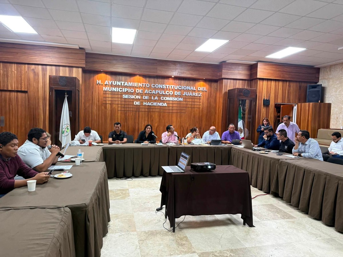 VictorianoJuly's tweet photo. 📊🤝 Como parte de mis responsabilidades en la Comisión de Hacienda, participé en la sesión donde se analizó, discutió y votó el Presupuesto de Ingresos y Egresos, con sus respectivas modificaciones, una decisión fundamental para el desarrollo de nuestro municipio. https://t.co/NgmwdogqAE