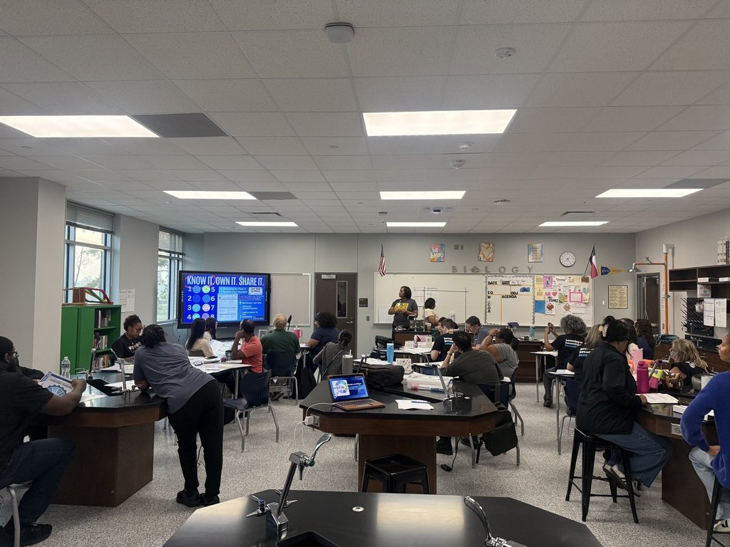 HumbleISD_SECHS's tweet photo. Building on the work we've already begun, our Instructional Leadership Team is equipping teachers for an incredible 2026–27 school year through aligned learning, grade-level rigor, strong classroom systems, and a culture where every student can thrive. 💙 @HUMBLEISD https://t.co/RARjAAxSxM