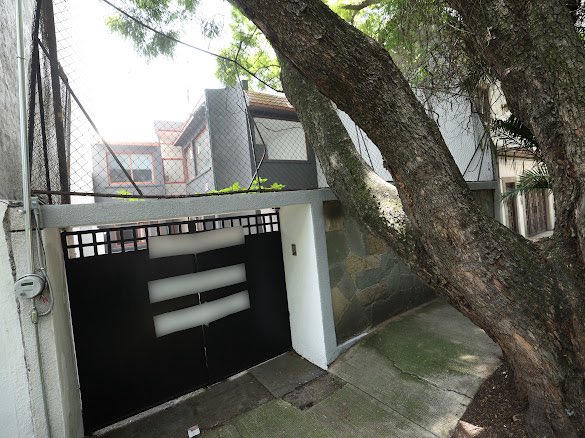 amarilloalarcon's tweet photo. ‼️Asegura #FGJ residencia del muralista Jorge González Camarena; los despojadores ya habían escapado 

La acción se llevó a cabo en la calle Martín Mendalde,
Colonia Del Valle, con base en una orden judicial

El arduo trabajo de Adriana, nieta del artista plástico fue fundamental https://t.co/Pm7aoU2SZW