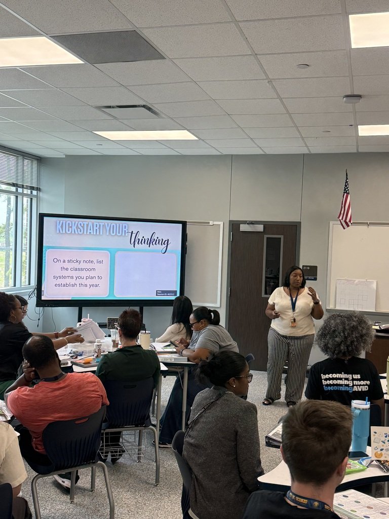 HumbleISD_SECHS's tweet photo. Building on the work we've already begun, our Instructional Leadership Team is equipping teachers for an incredible 2026–27 school year through aligned learning, grade-level rigor, strong classroom systems, and a culture where every student can thrive. 💙 @HUMBLEISD https://t.co/RARjAAxSxM