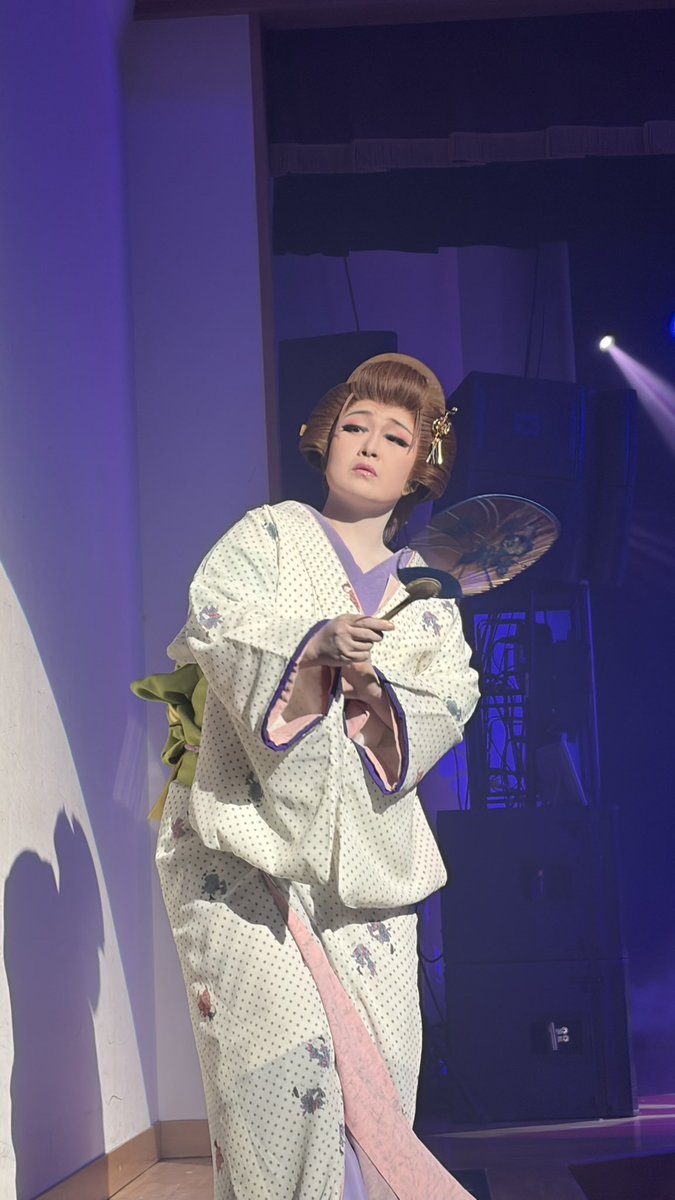 fionajanuarina's tweet photo. 恵ちゃんあきなさん仲良しご夫妻😘 https://t.co/88W6qiHV1k