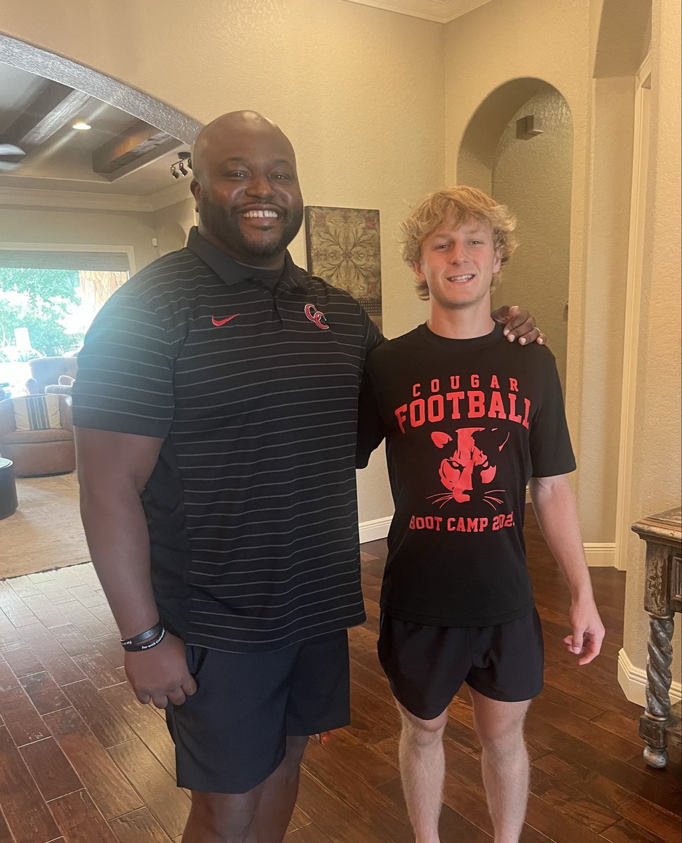 CoachEPitts's tweet photo. Great home visit with Sophomore Running back @PeytonAlvarez29 and family‼️This young man has a bright future ahead of him‼️It’s going to be fun watching his growth through out this season‼️
#CoogsUp
#RockBoyz https://t.co/IeyOP49eHq