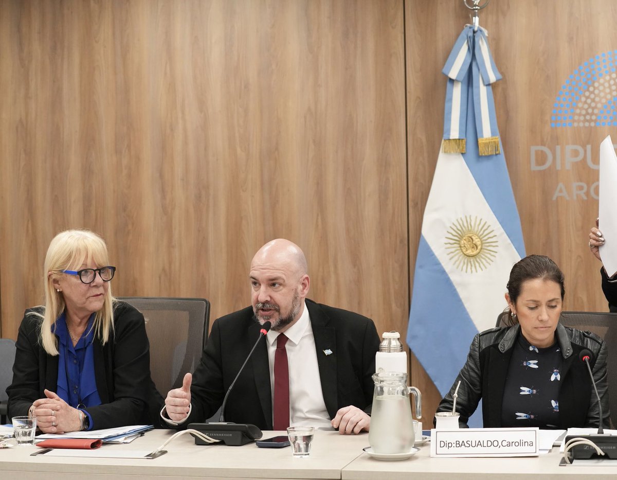 alecarrancio's tweet photo. Hoy asumí la Vicepresidencia de la Comisión de Asuntos Municipales del Congreso de la Nación con la responsabilidad de seguir impulsando la agenda de transformación que lidera el presidente @JMilei .

Estoy convencido que el cambio que comenzó en la Argentina también debe llegar a cada municipio, con más eficiencia, menos burocracia y una política al servicio de los vecinos.

Asumo este desafío con el compromiso de trabajar para que esas ideas se traduzcan en hechos. VLLC!!