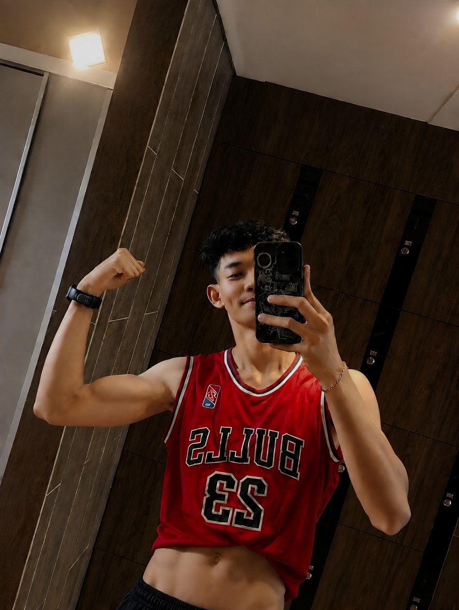 Epinnn28's tweet photo. halo 📍Surabaya

#gaysurabaya #gaysidoarjo https://t.co/wXT4xrdZMc