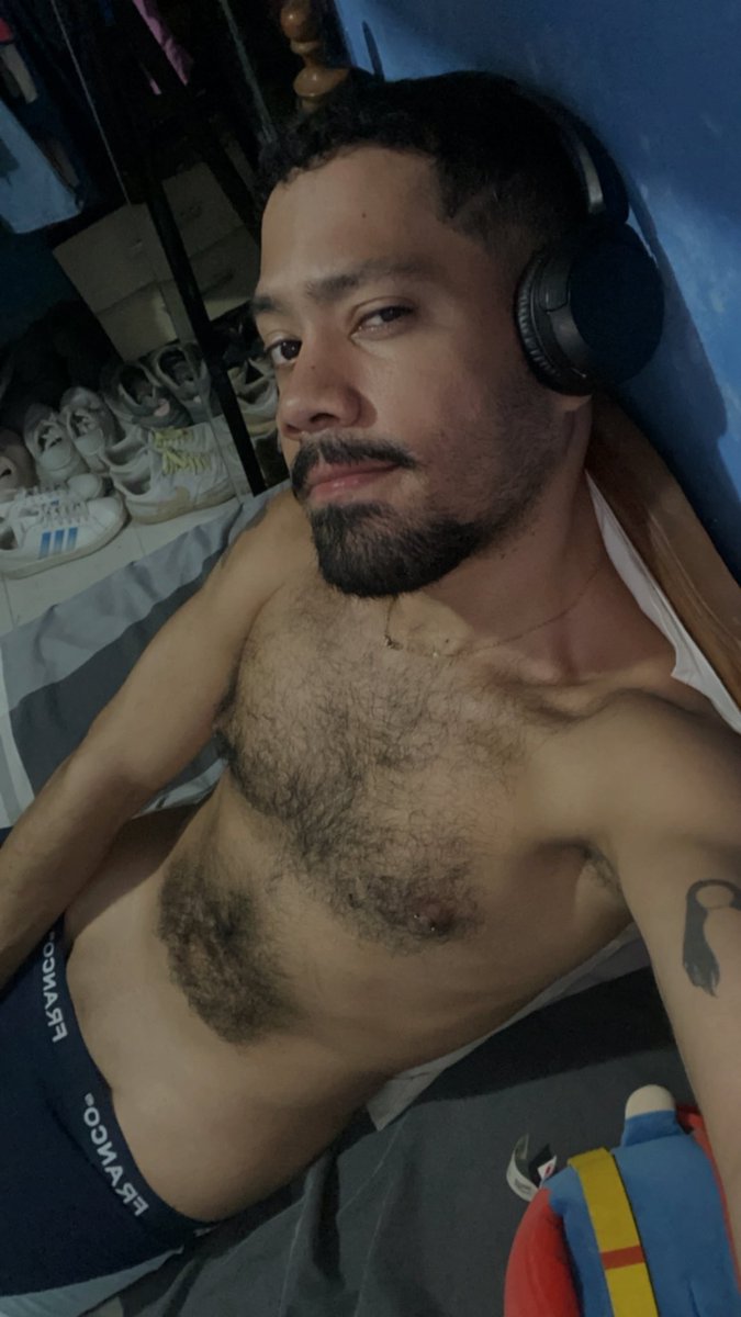 abrahamkenzz's tweet photo. sin vello https://t.co/twjHupsiof