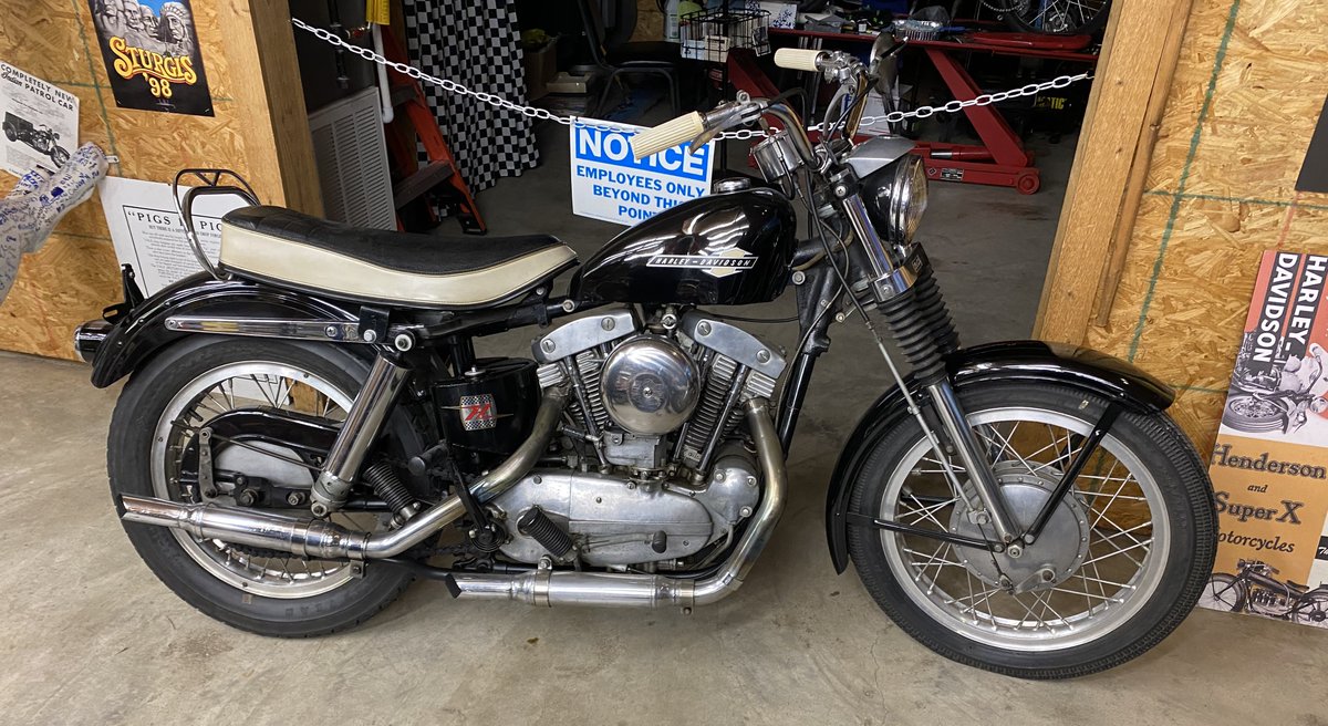 Moto_History's tweet photo. The early 1960s Harley Davidson XLCH was one of the fastest motorcycles of its time. #harleydavidson #performancemotorcycles #americanmotorcycles #sportster #streetracer #oldschoolstreetracer https://t.co/4yrrev9KMy