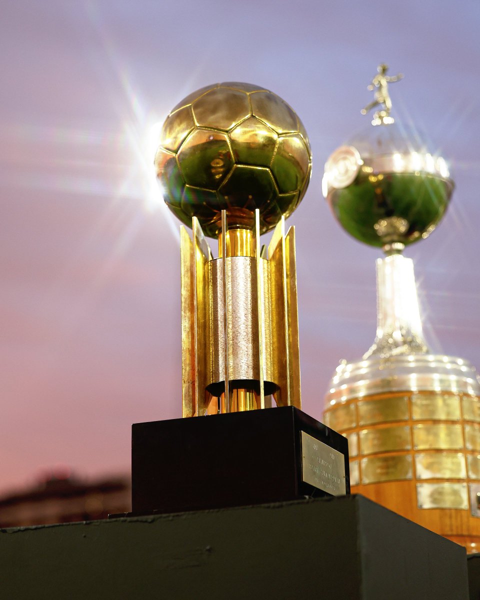 ColoColo's tweet photo. 𝐸𝑙 𝑣𝑒𝑟𝑑𝑎𝑑𝑒𝑟𝑜 𝑅𝐸𝑌 𝐷𝐸 𝐶𝑂𝑃𝐴𝑆 🏆👑 https://t.co/b8iSGZrGJt