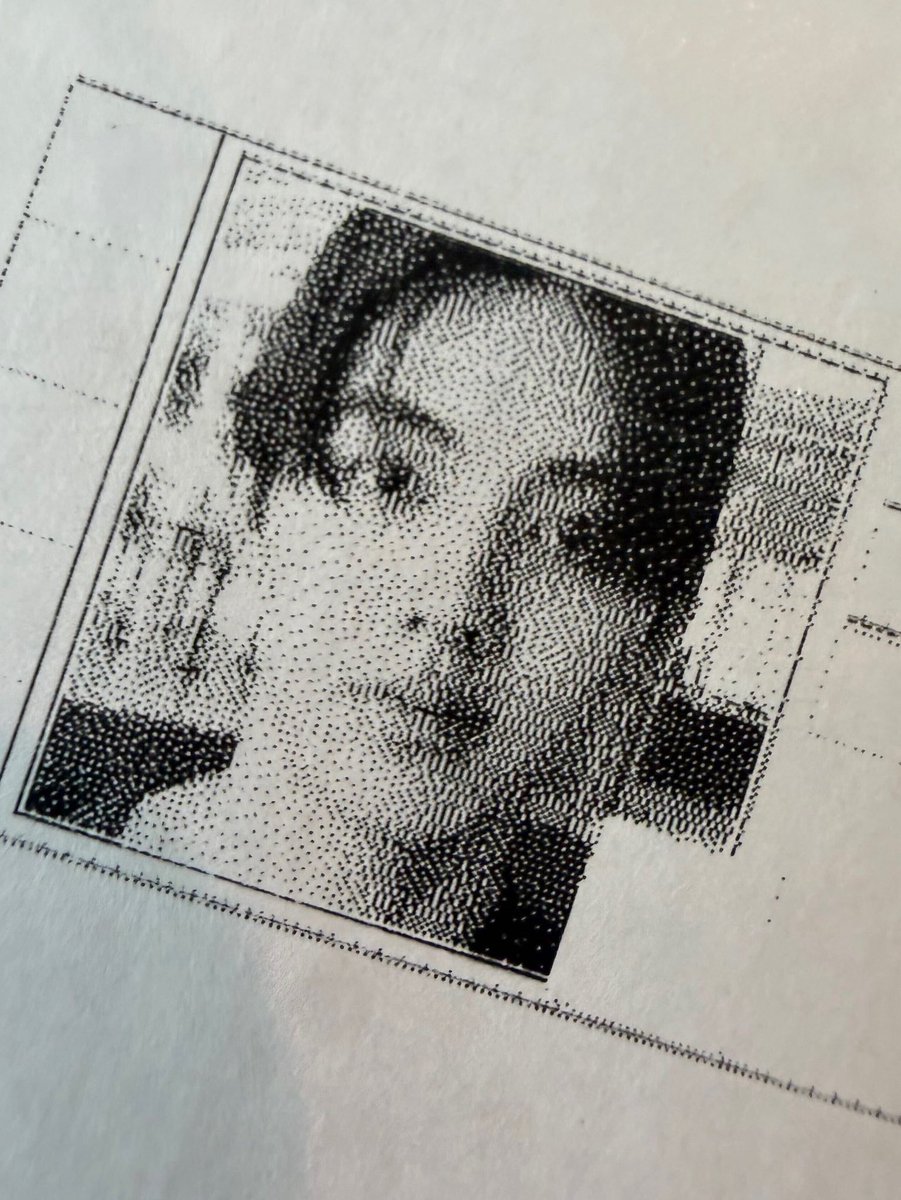 eomseaniee's tweet photo. wait is this his passport photo or…???😭😭😭 https://t.co/V4tbE6j27P