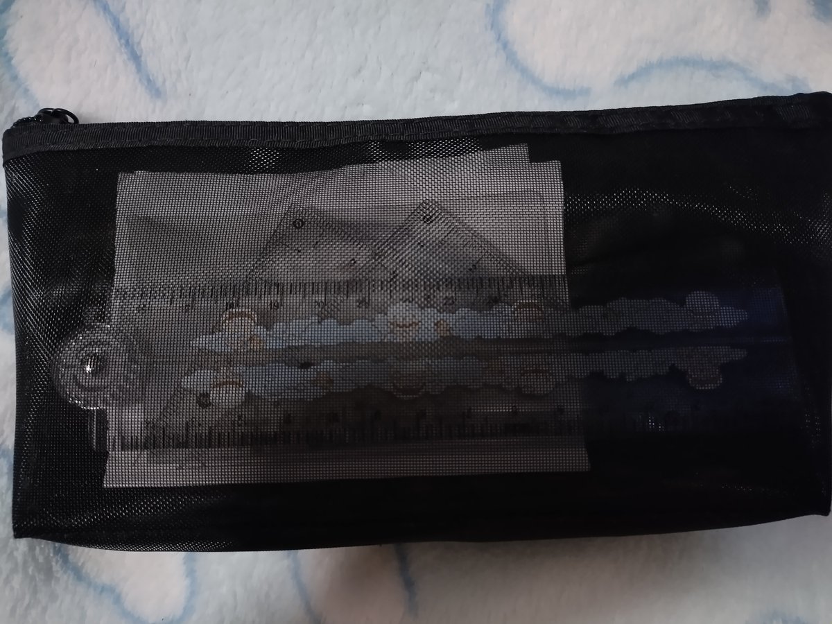 VIPRE_MHR_1327_'s tweet photo. 2回目のローソンから帰宅！
娘は無印良品のペンケースに一目惚れして、買ってあげた😊
消しゴム入れや定規入れなどがついてる👍🏻  ̖́-
シンプルな見た目が好きらしい♡゛
私はメガアイスカフェラテ♡
アイスカフェラテやアイスコーヒー作ってる人、多かったなぁ𖠚ᐝ https://t.co/YOgCTQFedF