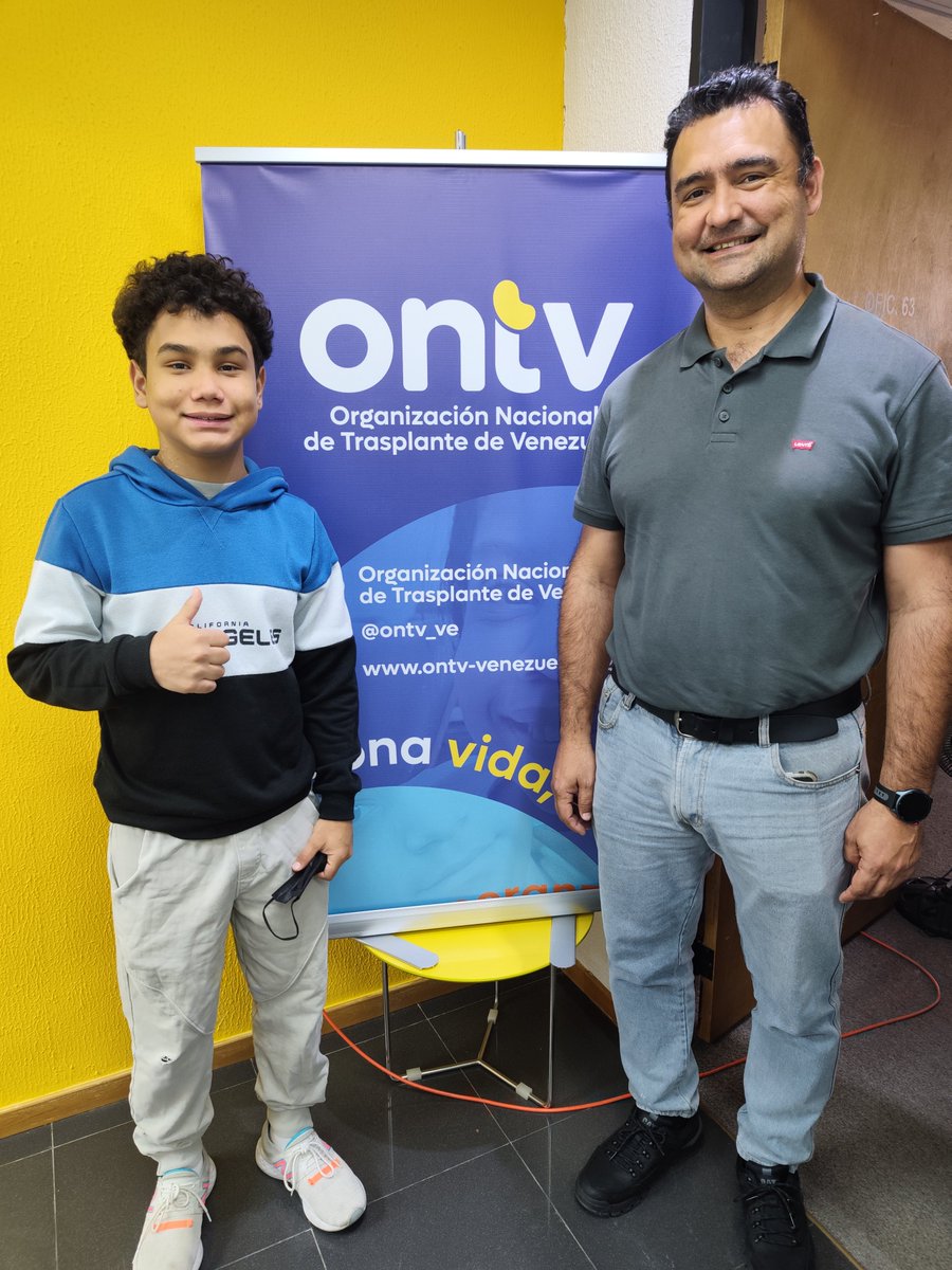 ONTV_VE's tweet photo. ¡Un año celebrando la vida! 🎉

Hoy nos llenó de alegría recibir a Juan Eduardo y a su papá para la entrega de sus medicamentos mensuales. El pasado 28 de julio celebraron el primer aniversario del trasplante renal de Juan Eduardo https://t.co/5vcKToco0m