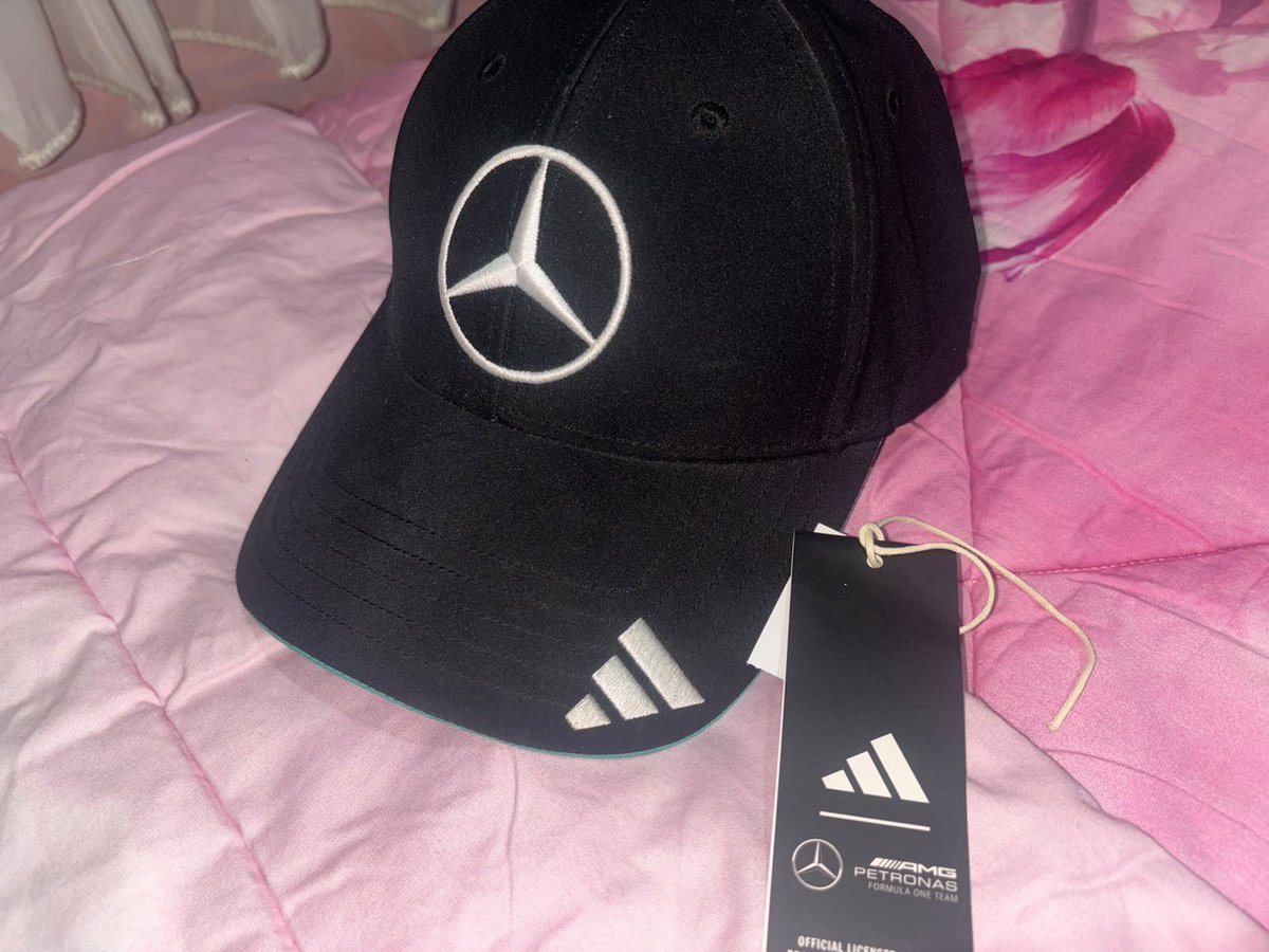 jujutambun's tweet photo. WTS Adidas Motorsport Mercedes-AMG Petronas Cap 🏁
100% Original Adidas Official Shop (Mall ORI)

431k nego ya ✨dipake sekali doang, kalo minat sama mau liat detailnya dm aja 🫶🏻 aku jual krn jarang bgt dipake #f1indonesia #zonauang
#mercedesamgf1 #adidasmotorsport #mercedesf1 https://t.co/xvDLXGH3x6
