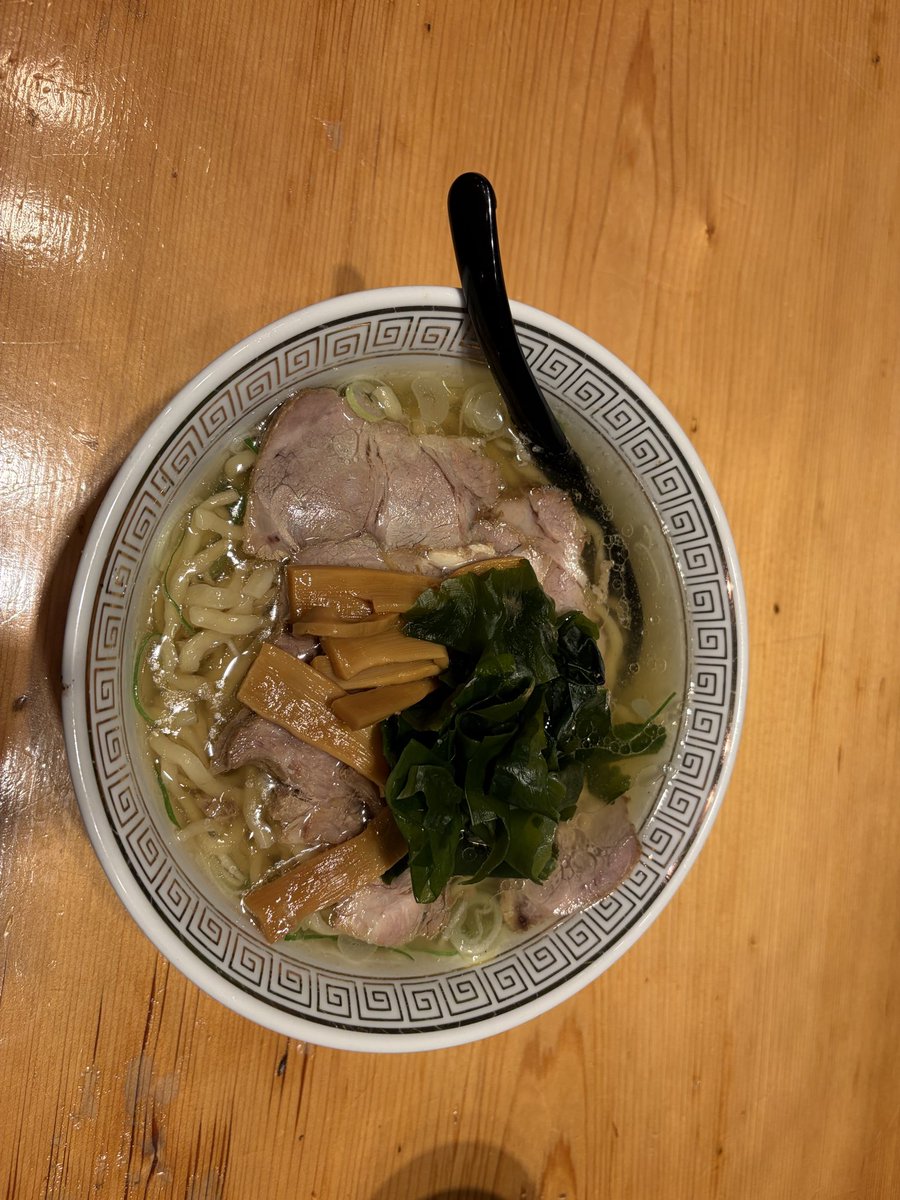 fodenass's tweet photo. 最終日、なんとか間に合いました。😍
りょうちゃんラーメン
わかめが、いいアクセントに、、、、
おいしくいただきました。
ごちそうさまでした。

麺ハウスこもれ美 https://t.co/r3uTkoCEvP