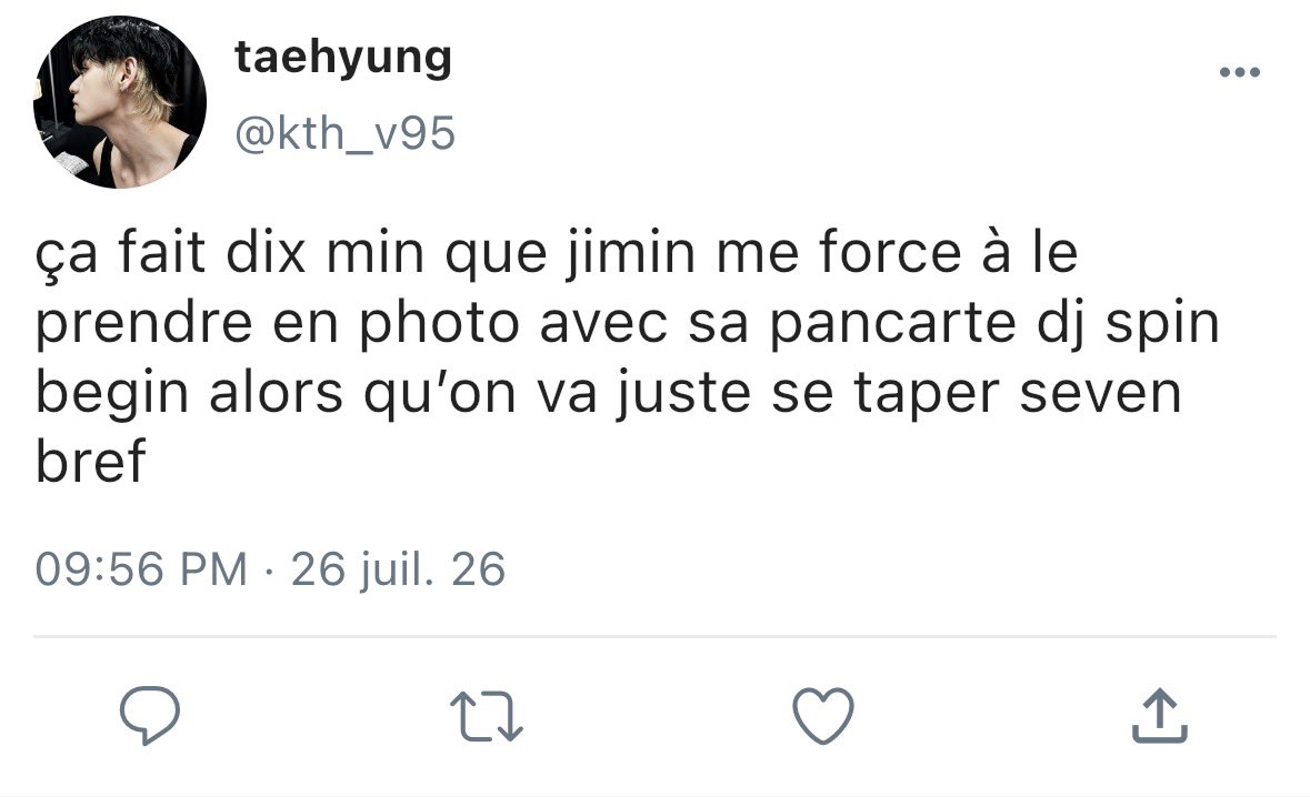 prayxyg20's tweet photo. #taekookau surprise songs 🐰⁉️

où taehyung devient viral après sa réaction aux surprise songs lors du concert de big bunny (jungkook en gros) https://t.co/ipFBCli4ud