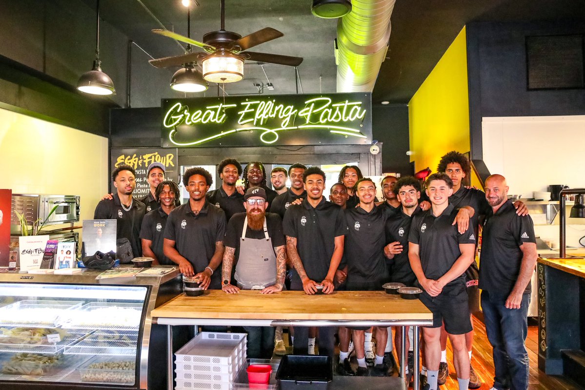 MKE_MBB's tweet photo. Had an amazing dinner and an even better time learning from Chef Adam Pawlak from Egg and Flour on how to make fresh pasta and stuff tortellini. 🍝 Thanks so much for having us! https://t.co/CelpVlgV5e