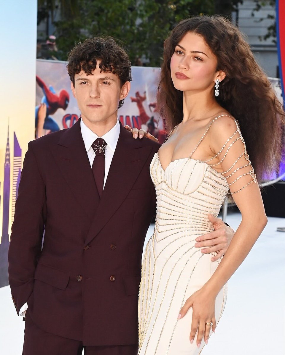 TomdayaTimeline's tweet photo. zendaya and tom serving on their last red carpet for spider-man https://t.co/FGnIyKx60h