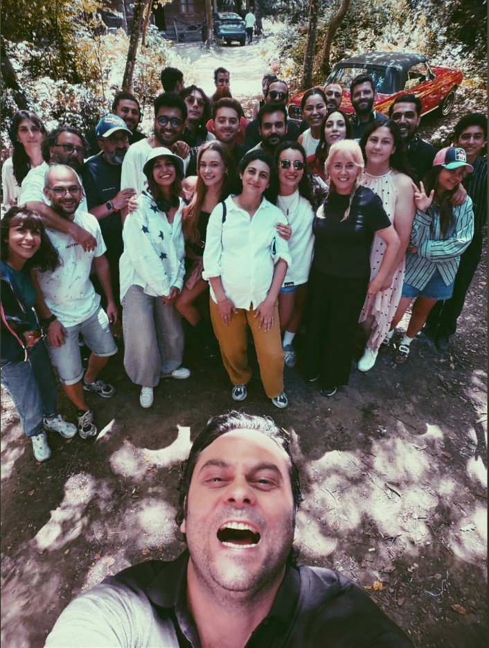 SiteMirayES's tweet photo. 📲| @|iamburakgunes • IG Story
#MirayDaner en el set de #Alikara https://t.co/oy1shLBT2E