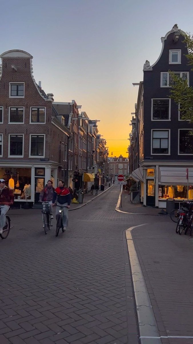Am_Afeez's tweet photo. Amsterdam, Netherlands 🇳🇱 https://t.co/q4uBkPquOg