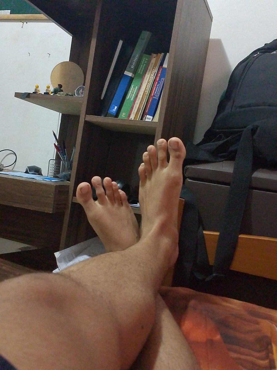 walwalter777's tweet photo. Vem ser pisado pelo gigante 
Cheirar chulé e muito Mais 
https://t.co/nquM9NRzNk https://t.co/NpC1lOkksb