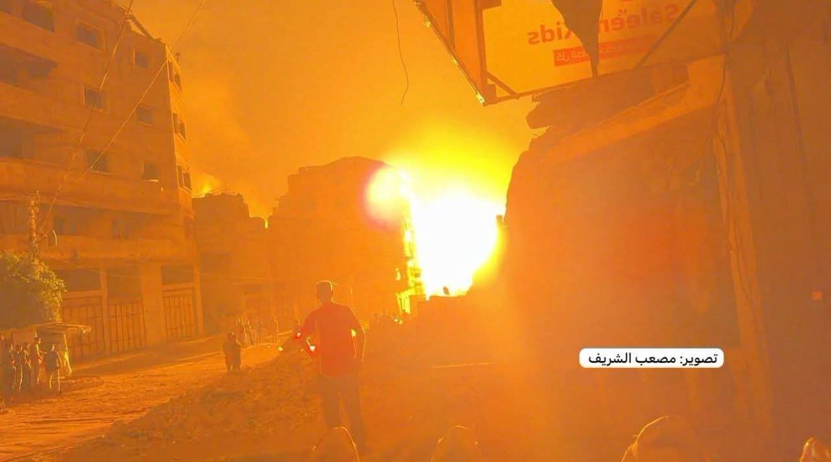 abdalah650000's tweet photo. Israeli warplanes are currently bombing a house in Gaza, causing it to catch fire.
 We can still hear the sound of warplanes flying overhead. https://t.co/3YQ3VxKt75