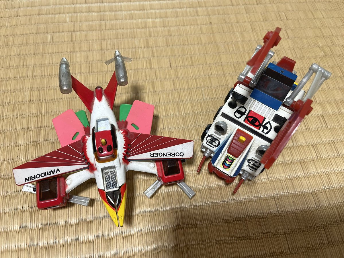 gokigensandany's tweet photo. 自宅の押し入れに
50年近く眠ってた
バリドリーンと
バリタンクを発見！

懐かしい🤣

これでめちゃくちゃ
遊んでた記憶がww
。。。 https://t.co/6VVWYMAm7M