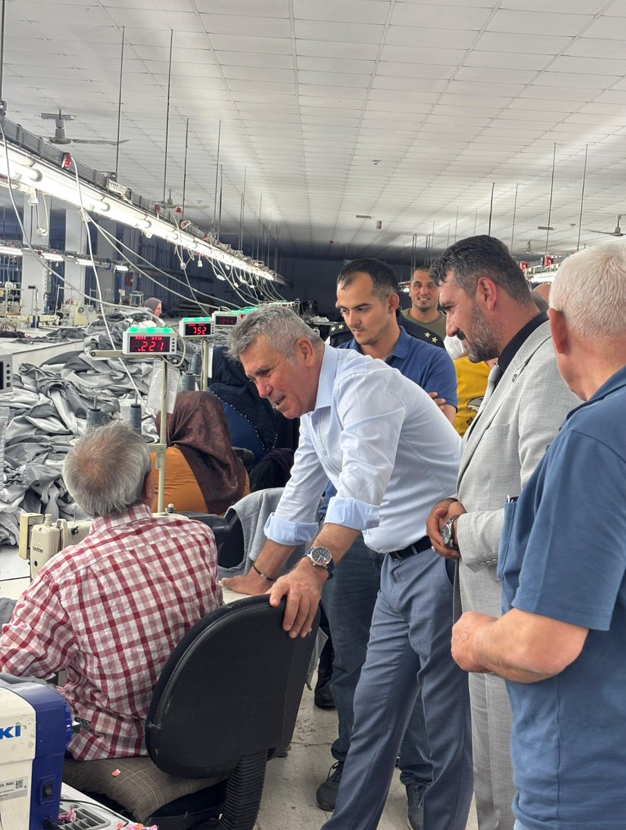 Sinanpasakyl's tweet photo. 📍Düzağaç

Kaymakam Vekilimiz Sayın Yalçın SEZGİN, ilgili kurum amirlerimizin katılımıyla Düzağaç Belediye Başkanı Selçuk ÇETİNKAYA'ya iadeiziyarette bulundu.

Ziyaret kapsamında Düzağaç Tekstil Fabrikası'nı da ziyaret eden Kaymakam Vekilimiz, çalışanlarla bir araya geldi. https://t.co/Kocq3qPFjh
