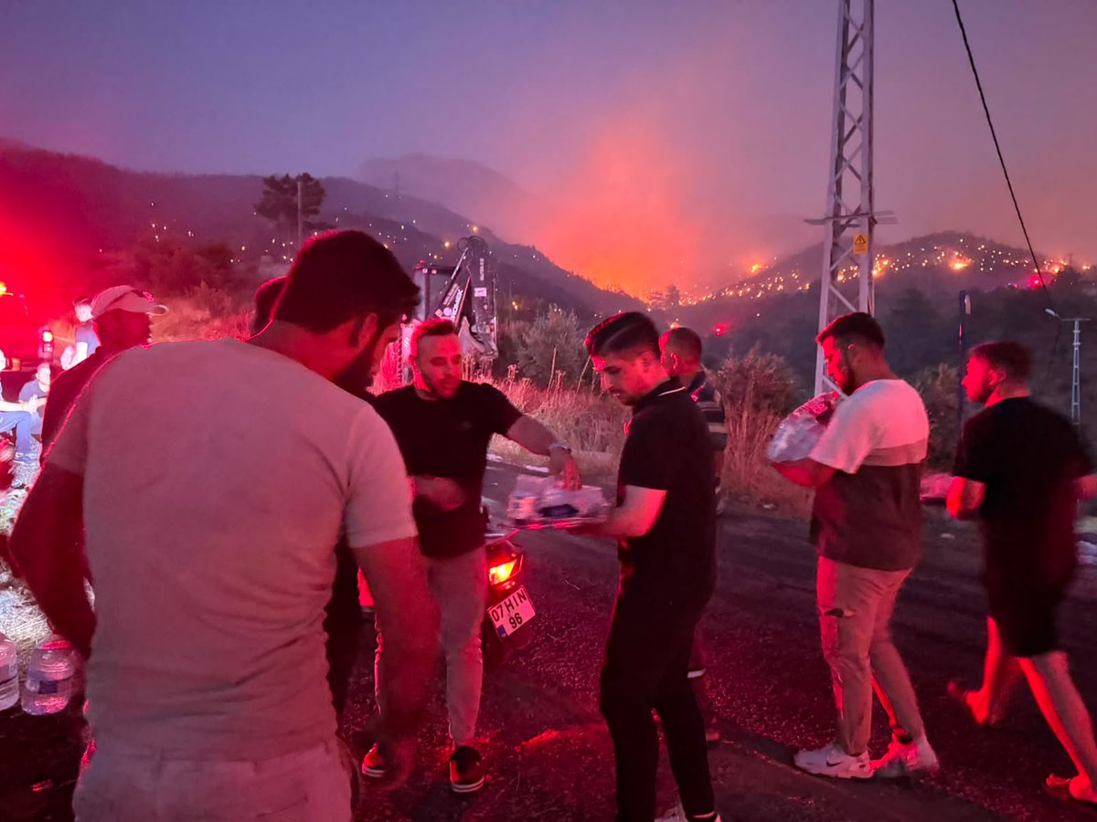 AntalyaOcak's tweet photo. Ülkü Ocakları Alanya İlçe Başkanlığımız, Sapadere mahallesinde meydana gelen orman yangının ardından devletimizin ilgili kurumlarıyla koordinasyon içerisinde hareket ederek söndürme, soğutma ve yardım çalışmalarına destek sağlamıştır.

Yangından etkilenen tüm vatandaşlarımıza geçmiş olsun dileklerimizi iletiyor, görevlerini fedakârca sürdüren tüm ekiplerimize teşekkür ediyoruz.

Yeşil Vatanı korumak için var gücümüzle çalışmaya devam edeceğiz.

@ayyildirim1