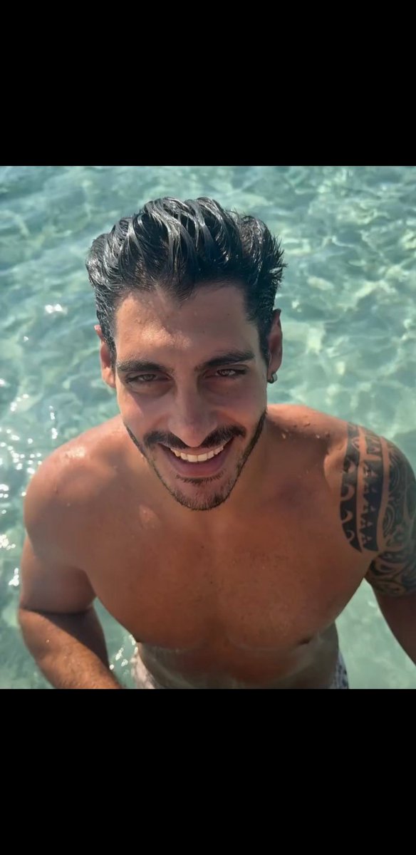 FabianiPat15568's tweet photo. Ma quanto sono boni ,ma quanto li soffrite?? Ma quando la finirete di rompere le balles???? https://t.co/1sc1NOXM9j