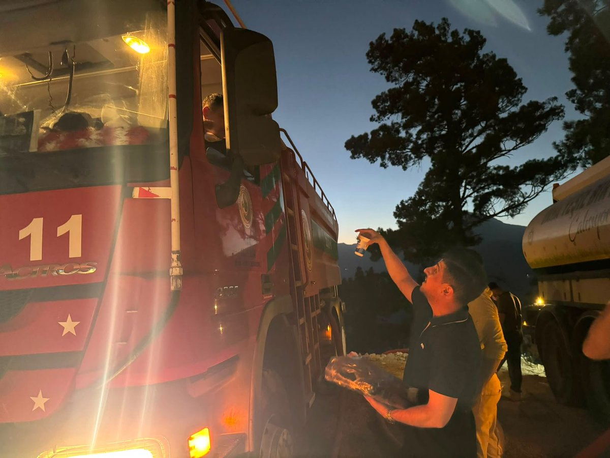 AntalyaOcak's tweet photo. Ülkü Ocakları Alanya İlçe Başkanlığımız, Sapadere mahallesinde meydana gelen orman yangının ardından devletimizin ilgili kurumlarıyla koordinasyon içerisinde hareket ederek söndürme, soğutma ve yardım çalışmalarına destek sağlamıştır.

Yangından etkilenen tüm vatandaşlarımıza geçmiş olsun dileklerimizi iletiyor, görevlerini fedakârca sürdüren tüm ekiplerimize teşekkür ediyoruz.

Yeşil Vatanı korumak için var gücümüzle çalışmaya devam edeceğiz.

@ayyildirim1