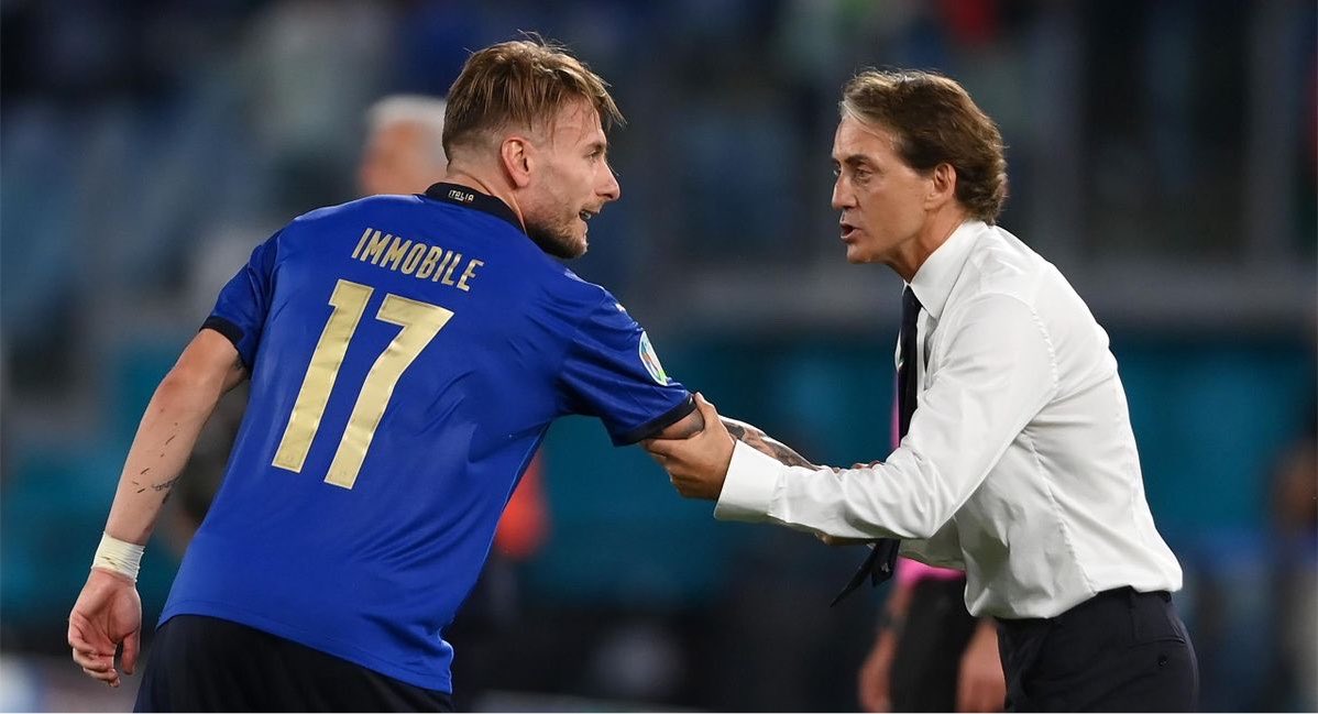 AllRoundLazio's tweet photo. 🗣️ “Io spero che Esposito, Kean e Retegui arrivino a segnare gli stessi gol in carriera di #Immobile”.
🎙️• Roberto #Mancini, in conferenza https://t.co/1P58iX4Aez