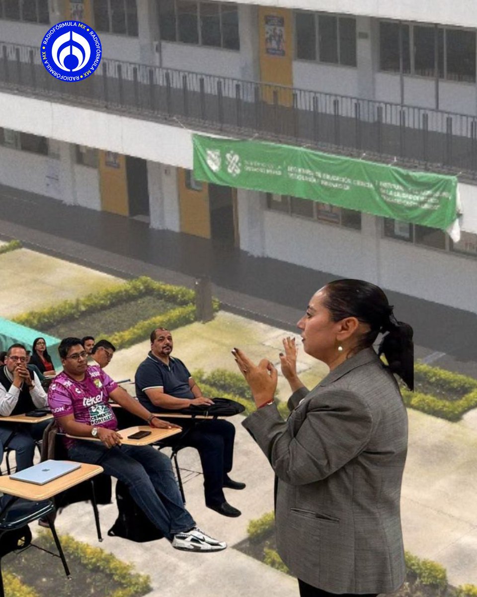 Radio_Formula's tweet photo. ANTE POLÉMICA POR EXAMEN DE LA UNAM, ¿QUÉ CARRERAS OFRECE LA UNIVERSIDAD ROSARIO CASTELLANOS?

🎓 La Universidad Rosario Castellanos es una alternativa para quienes no logren ingresar a la UNAM, ya que ofrece 16 licenciaturas presenciales y 8 en línea.

👩‍🎓 Actualmente atiende a más de 37 mil estudiantes y cuenta con cerca de 800 docentes.

🎯 También ofrece 5 maestrías, 2 doctorados y 2 diplomados especializados.

🗣️ Claudia Sheinbaum propuso a la Rosario Castellanos y a las Universidades Benito Juárez como opciones para aspirantes que no obtengan un lugar en la UNAM.

📖 El objetivo, dijo Sheinbaum, es que todos los jóvenes tengan acceso a la educación superior.

Más información en: https://t.co/F1u3wQghEh