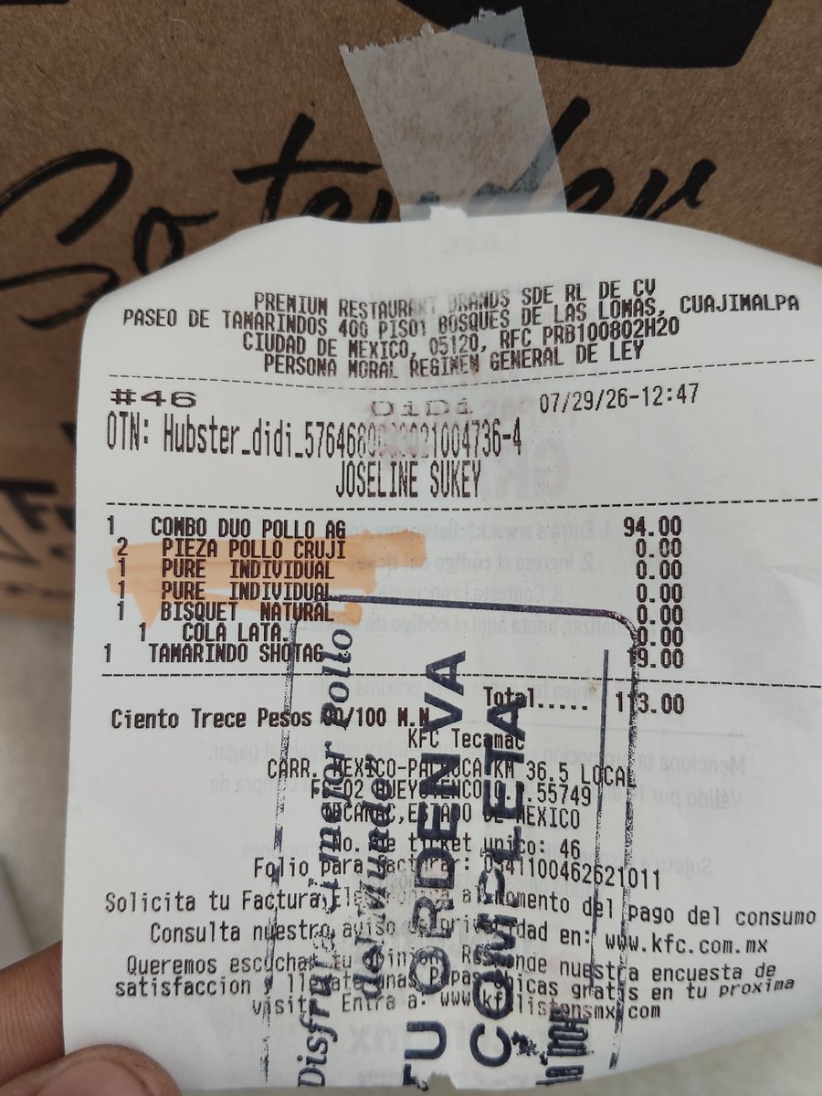 ReynosoSukey's tweet photo. @KFC_MEXICO @kfc En la zona que trabajo hay promociones y tomé una donde venía un puré adicional de papa individual y una salsa tamarindo a $1, pues no me entregaron el puré de papa adicional, yo amo KFC pero parece que él no me ama. https://t.co/sFPcUcrz5y