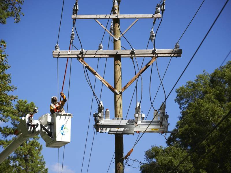 OmugaBash's tweet photo. Kenya Power wamesema stima zitarudi Friday jioni. https://t.co/53b7zKEM3n