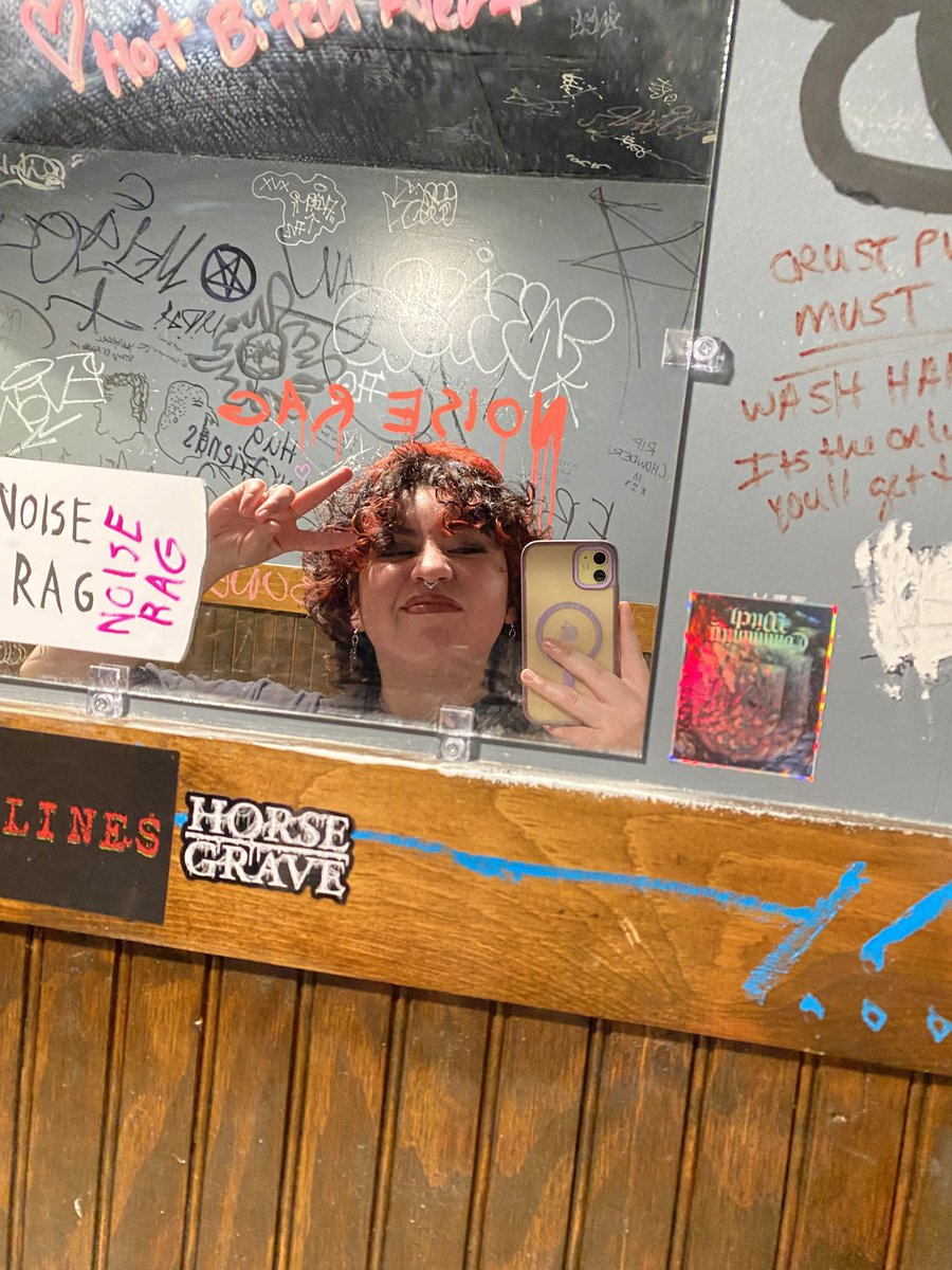 amicreepyenough's tweet photo. New acc so I can be my weird self :P 
   
*.• 23 she/her 🐈‍⬛
  *.• Horror/thriller movies
 *.• Creepy pasta/Analog horror fanatic  
*.• Always at a concert 🤘🏼🖤
  *.• Punk/Rock/Metal/NuMetal+more
 *.• Book lover, Dnd, Magic

#moothunt #moots #horrortwt #altwt https://t.co/LCXUtwo51H