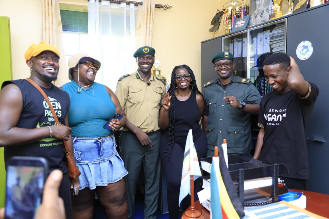 ugwildlife's tweet photo. Chief Warden of Murchison Falls Conservation Area, Afande Kiiza Fred, thanked the influencers for their dedication and urged them to keep inspiring the young generation to embrace conservation and promote Uganda's tourism.  #ExploreUganda #UWAOpenParkDays https://t.co/pj7xiEmRjJ