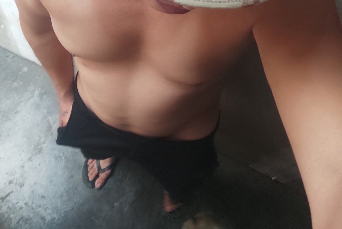 machoxconero's tweet photo. @ParaisoHostal  rico chacal flakito me revento el culo en pose tipo perrito con patas adelante le encanto preñar al conero @machoxconero es activo d rica pinga y ricos pies se dejo chupar sus pies y culo esta grabación puedes verlo completo en mi onlyfans

https://t.co/h9OFvyxUMH https://t.co/z3eLeJnZ0w