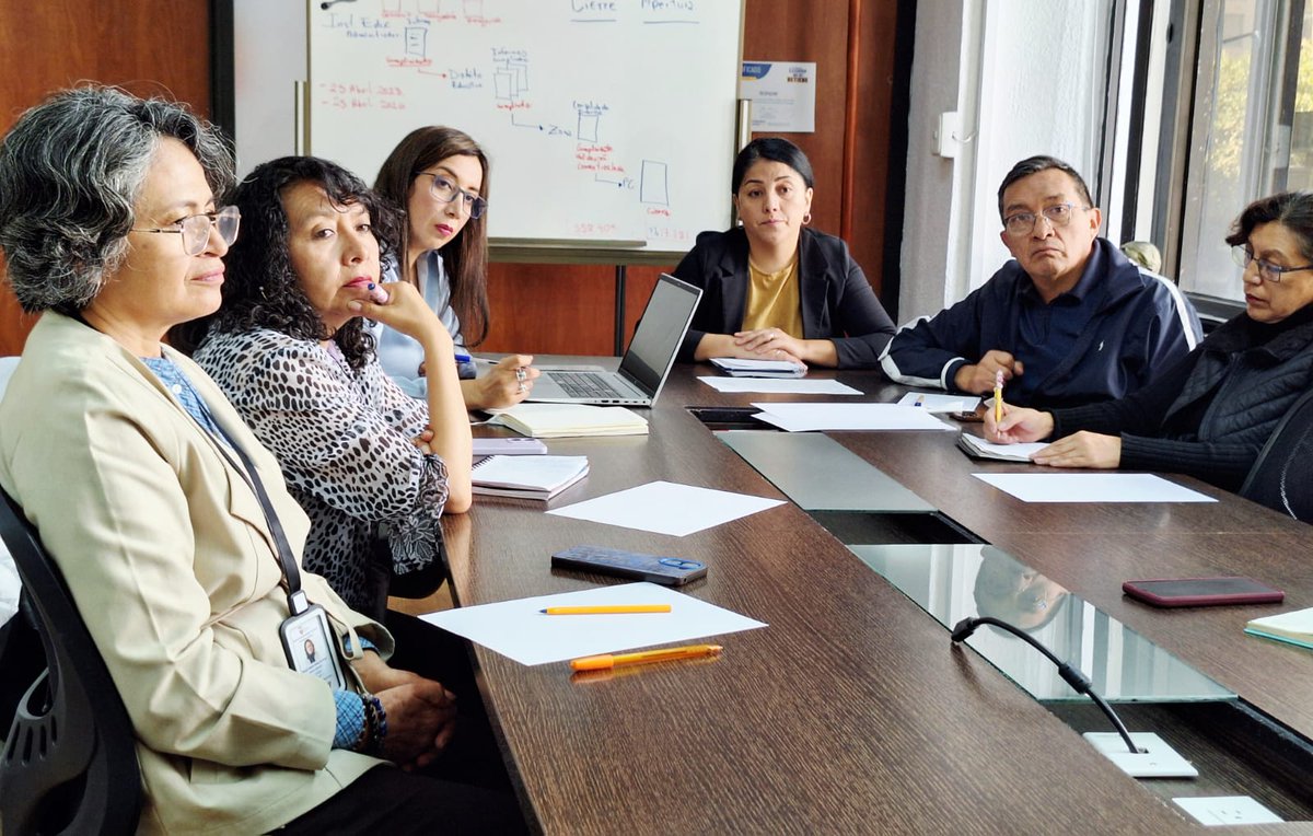 EducacionZ9_Ec's tweet photo. 🤝📚 ¡El trabajo en equipo nos fortalece! Mantenemos reuniones con asesores educativos para coordinar acciones que impulsen el fortalecimiento institucional previo al inicio de clases en régimen Sierra-Amazonía, reafirmando nuestro compromiso con una educación de calidad. 🏫 https://t.co/MK6xIPes1d