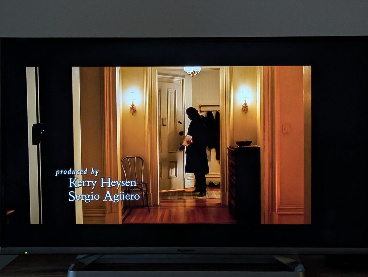 Bayleycakes_'s tweet photo. Never noticed Sergio Aguero was a producer on the 2007 romantic film No Reservations https://t.co/s3uVhPMx2C