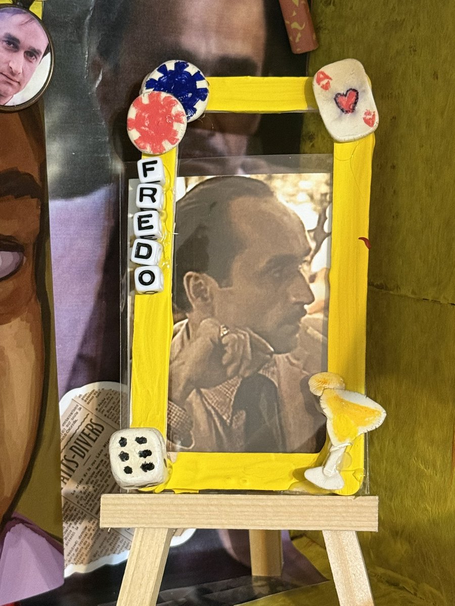 DRC00L4TT4's tweet photo. I FORGOT TO POST MY DIY PHOTO FRAMES FOR SAL AND FREDO!!! (the photocards are just placeholders rn) https://t.co/VLXOLm2QZg