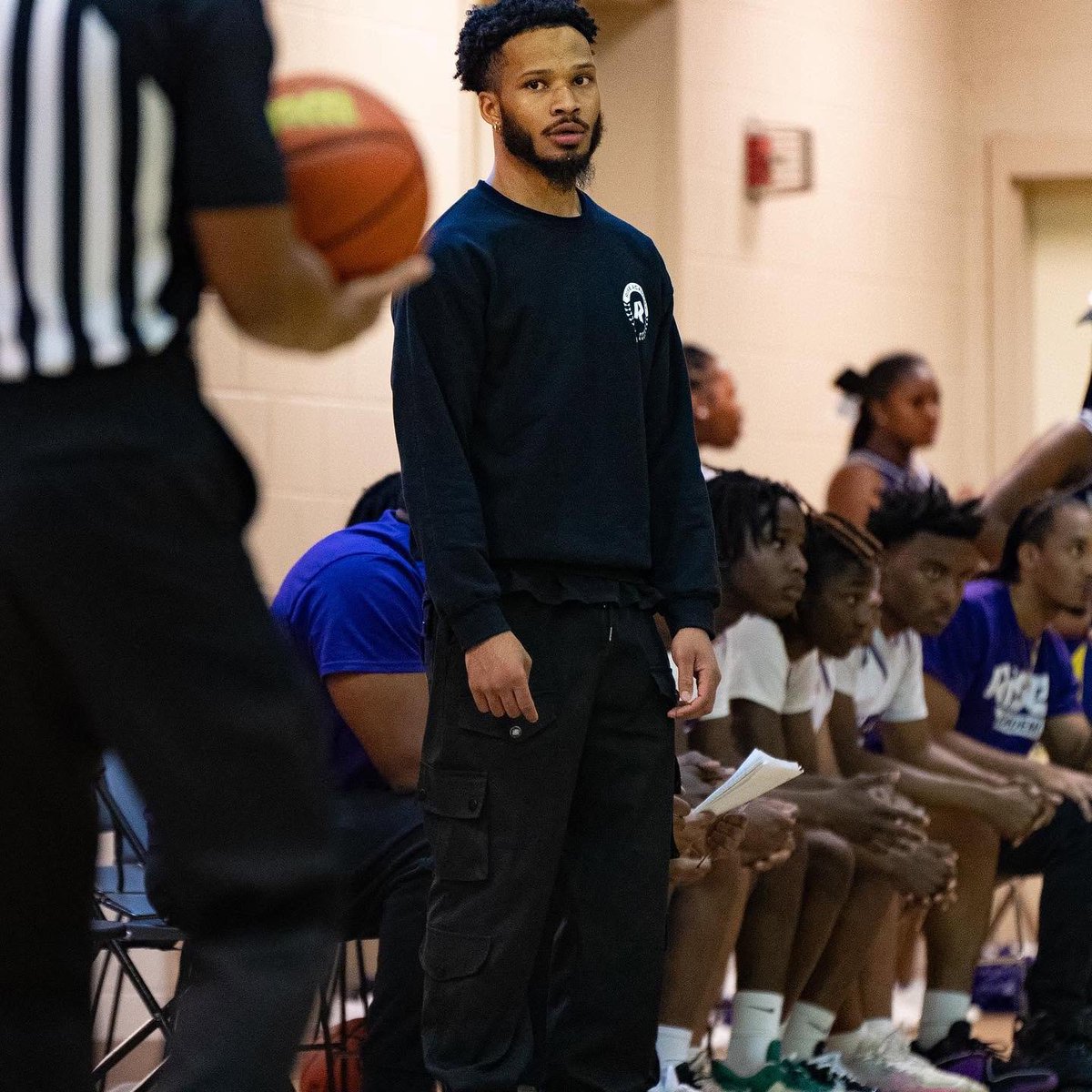 NCAA_HoopsGuru's tweet photo. 🧨guru exclusive🧨

francis marion is set to hire elijah saunders and tim rodriguez as asst coaches

saunders was previously w/ team loaded aau &amp; tim rodriguez was most recently @ citadel

@TheCoachCaro @VoiceOFThePP @TeamLoadedBBall https://t.co/tkCSnPTgeS