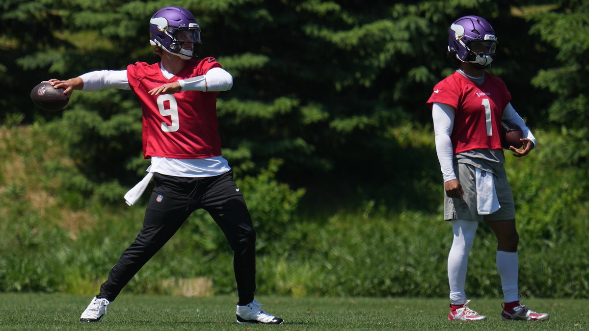 42Cyc's tweet photo. Stats from Day 1 of the Vikings QB Battle

JJ McCarthy: 7/9, 3 TD
Kyler Murray 6/10, 3 TD 1 INT

This is going to be a good one 👀 https://t.co/CVEwOmRnGY