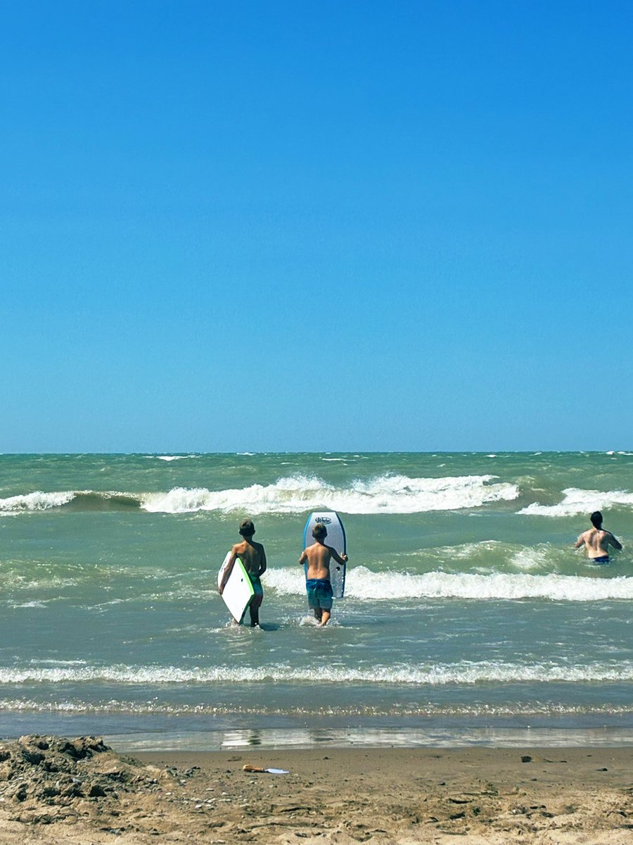 jasonmauck1's tweet photo. I had a speaking engagement north of Toronto last year and stopped for the night in Grand Bend.  Told my wife that we should bring the kids someday.

Some days are only for the makers https://t.co/CrhGTtHGzE