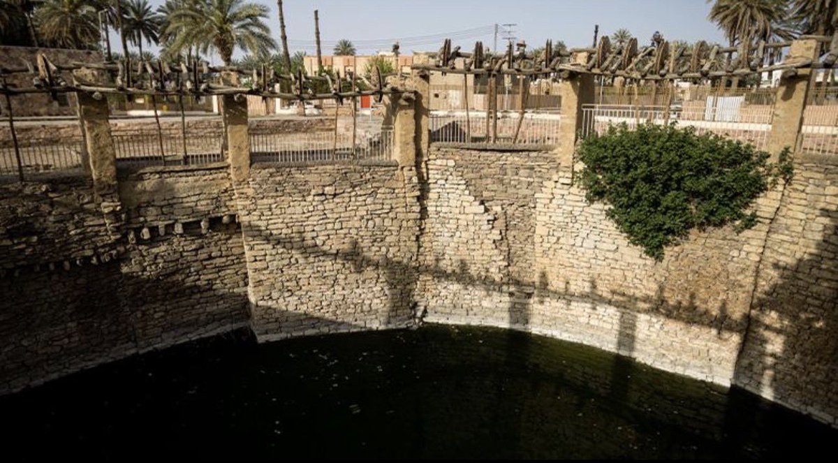 rammemathar's tweet photo. 5️⃣
بقي بئر هداج شاهدًا على آلاف السنين من تاريخ تيماء…

برأيك، هل يمكن لبئر واحد أن يصنع تاريخ مدينة كاملة؟ 

نهاية الثريد.. https://t.co/TQYDiHukXl