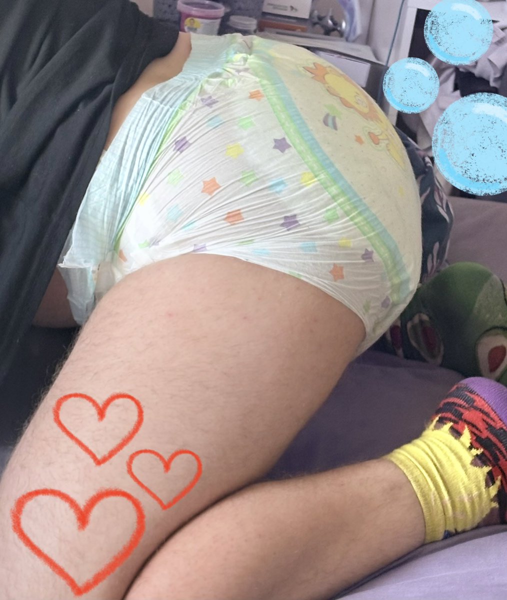LittleStrange03's tweet photo. I’m doing that thing again where I love my diaper bum so much and need to it be patted all the time… turning into my default mood 🥰🤭😇
#Abdl #diaper #cgl #ddlb #mdlb #abdlbabyboy #little #littlespace
#abdldiaper #diaperbutt https://t.co/GgFufN9PB8